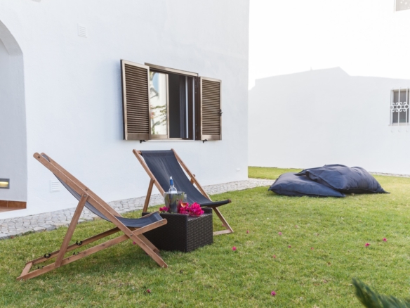 Comfortable Villa in Green